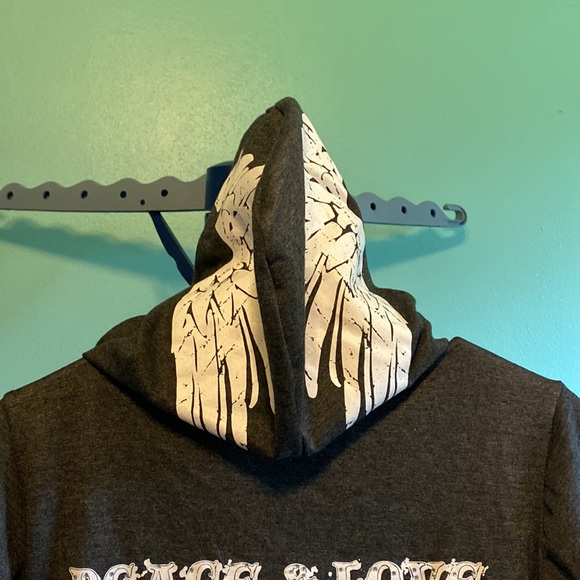 NWOT Like An Angel Vintage Juniors Large Short Sleeved Hoodie & Capri Pants Set - Picture 6 of 15